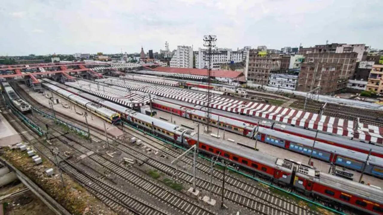 इन 10 ट्रेनों के किराए में होगी बड़ी कटौती, जानें कितनी और वजह क्या है?