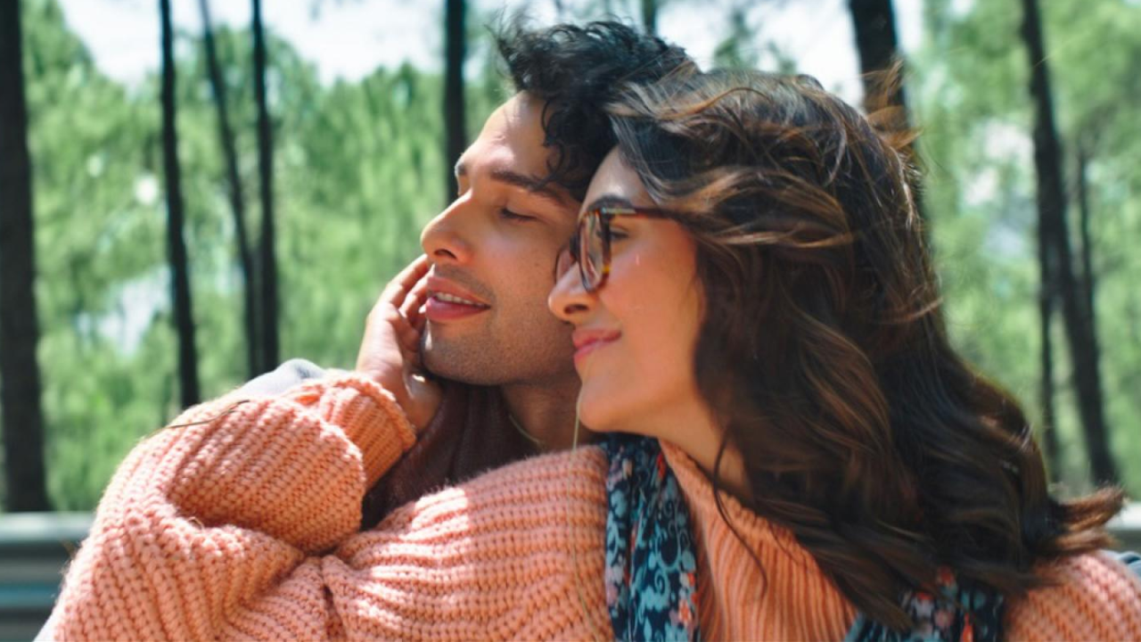 Do Deewane Seher Mein Box Office Day 2: सिद्धांत-मृणाल स्टारर के कलेक्शन में आई मामूली बढ़ोतरी, देखें कमाई