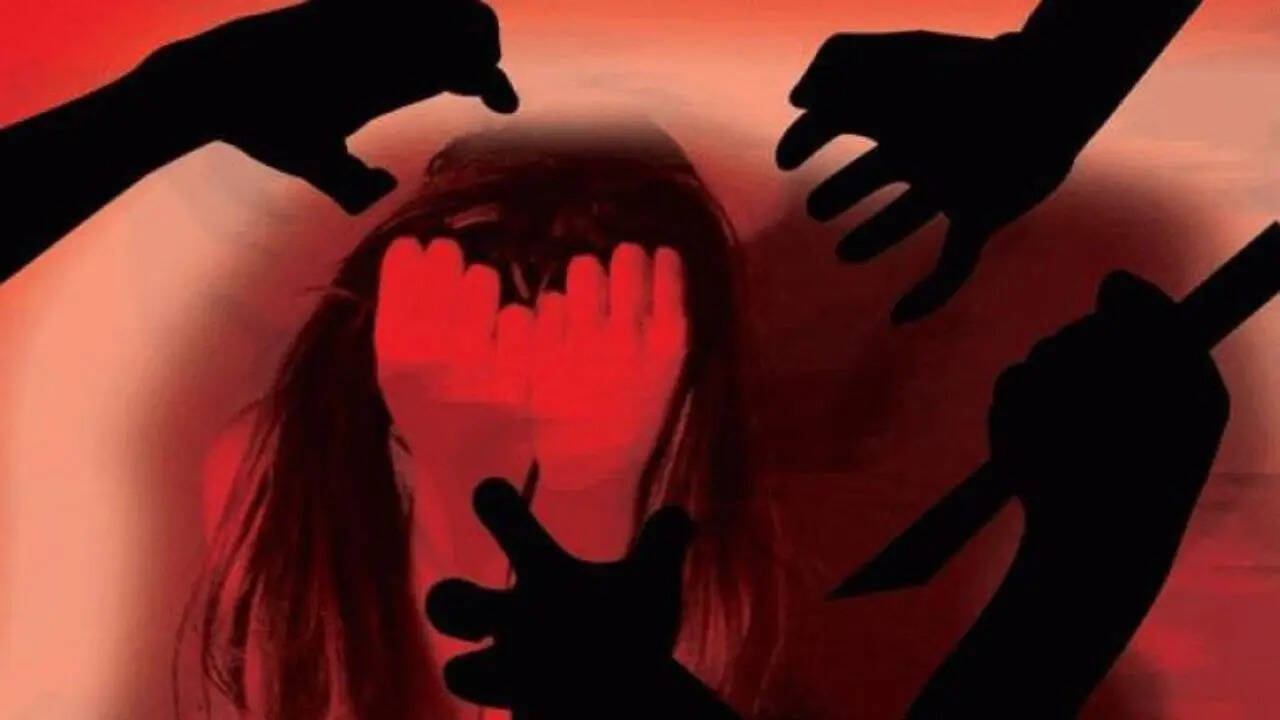 असम : दोस्त के साथ घूमने आई महिला के साथ 7 लोगों ने किया गैंगरेप, घिनौनी वारदात के बाद Rs 10,000 भी निकाले