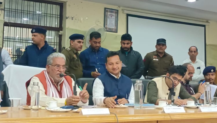 Rohtak News: विधायक खटक बोलीं-पीजीआई के वार्ड 14 व 17 में साफ-सफाई नहीं, मंत्री पंवार बोले-बेहतर करें अधिकारी