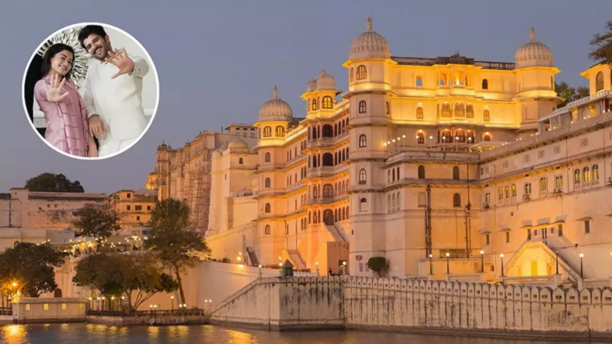 VIROSH WEDDING: विजय देवरकोंडा और रश्मिका मंदाना उदयपुर पहुंचे, 26 फरवरी को होगी निजी समारोह में शादी