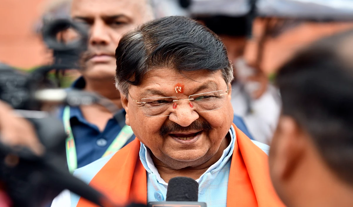 MP Assembly में Kailash Vijayvargiya की 'अमर्यादित' टिप्पणी पर बवाल, CM Mohan Yadav को मांगनी पड़ी माफी