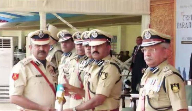 Firozabad News: कमांडेंट जितेंद्र सिंह को गुवाहाटी में मिला राष्ट्रपति पदक