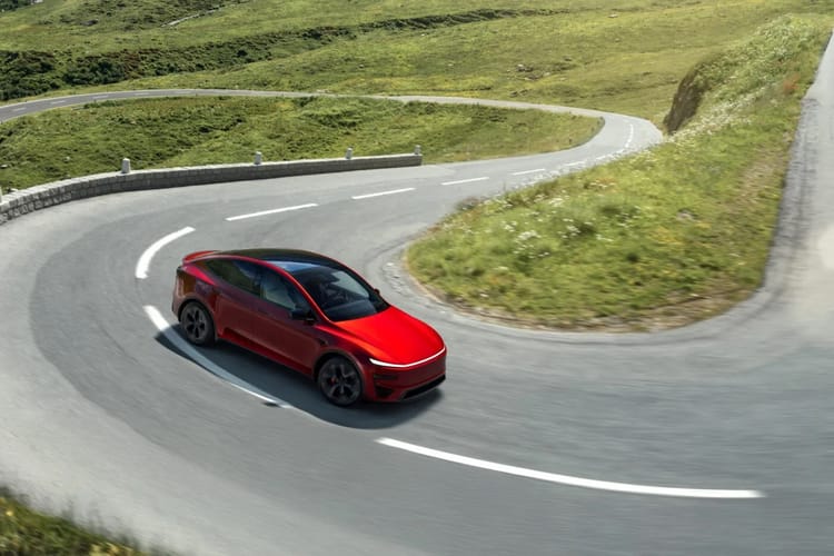 Electric cars: क्या इलेक्ट्रिक कार में सफर करने से मितली बढ़ जाती है? जानें मोशन सिकनेस की वजह