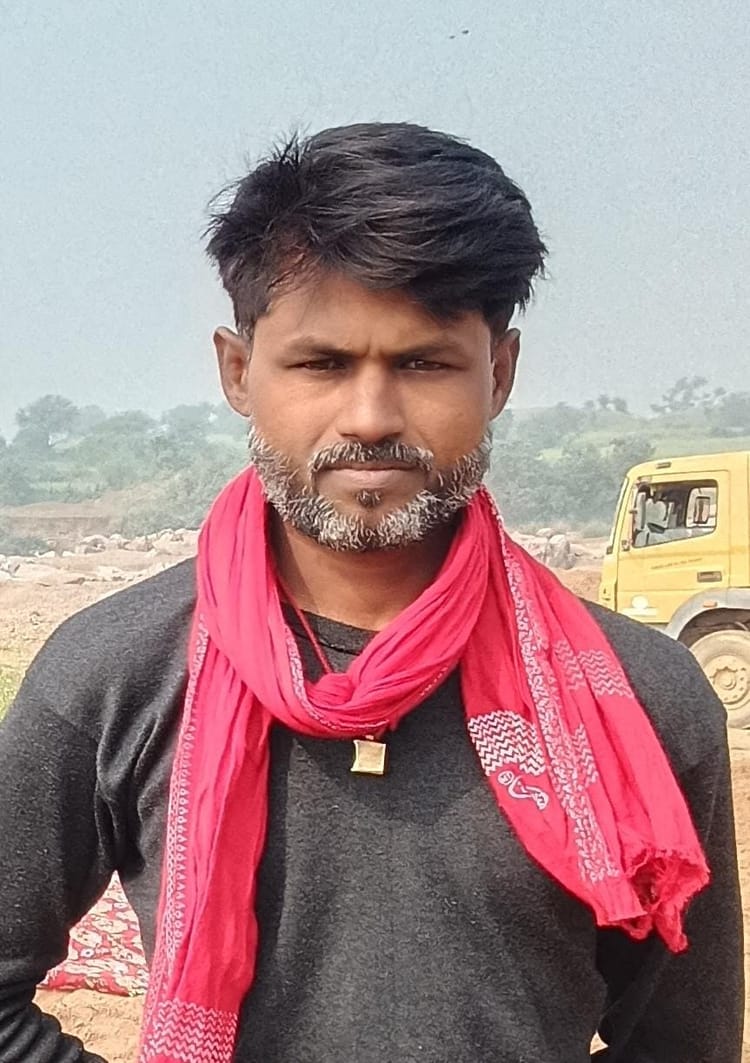 Chitrakoot News: डिवाइडर से टकराई बाइक, एक की मौत, दो घायल