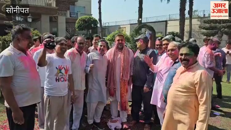 सोनीपत: विधायक निखिल मदान ने अपने आवास पर मनाई होली