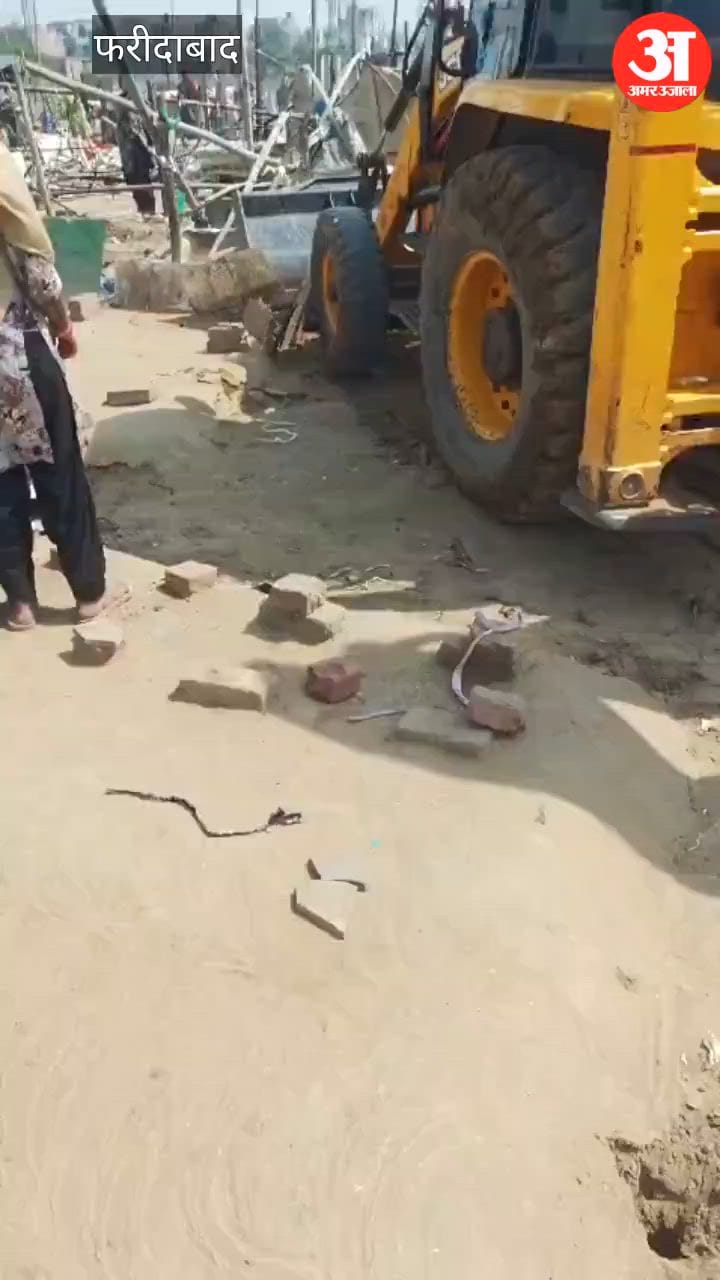 सेक्टर 56 से हटाए गए 100 से अधिक अतिक्रमण