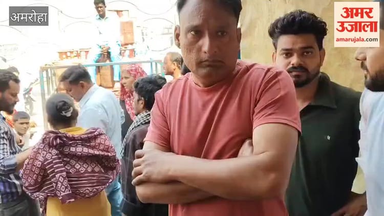 गैस सिलिंडर मिलने में परेशानी, लगाई गई पुलिस