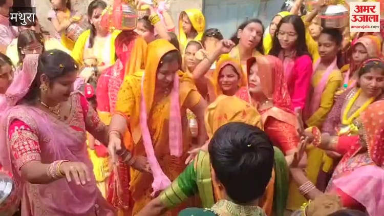 VIDEO: नवरात्र पर धूमधाम से शोभायात्रा निकाल की देवी प्रतिमा की स्थापना, दर्शन को उमड़े श्रद्धालु