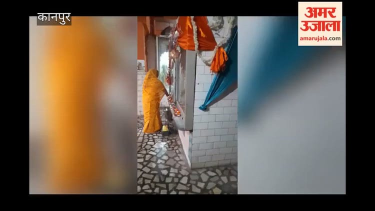 कानपुर: नवरात्र के पहले दिन मंदिरों व घरों में भजन-कीर्तन की रही धूम