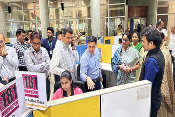 गुजरात की '181 अभयम' महिला हेल्पलाइन के 12 साल पूरे, 18 लाख से अधिक महिलाओं को मिला सहारा