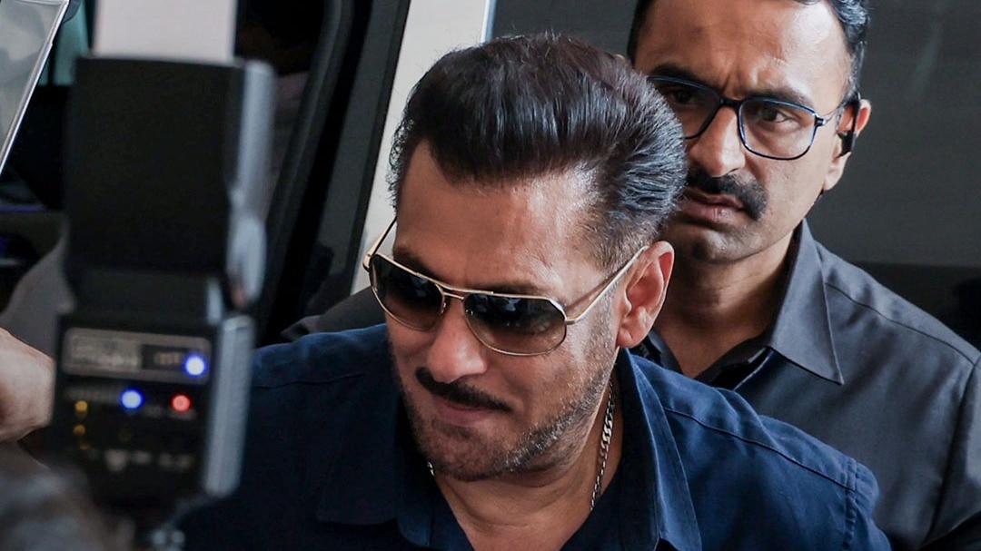 पिता अस्पताल में, फिर भी शूटिंग पर Salman Khan