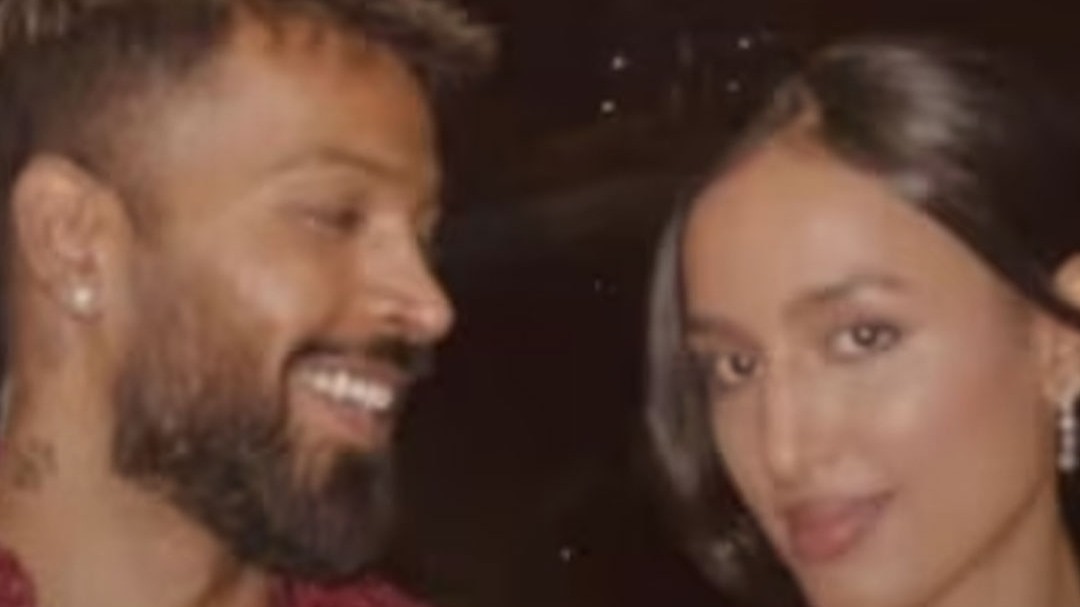 Hardik Pandya ने GF माहिका संग लिया बाप्पा का आशीर्वाद