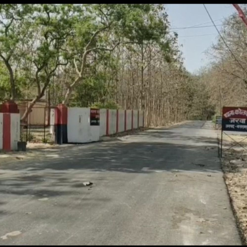 अश्लील वीडियो वायरल करने की धमकी,3 लाख मांगी रंगदारी:बलरामपुर में युवती की फोटो-वीडियो के नाम पर परिवार को धमकी दी
