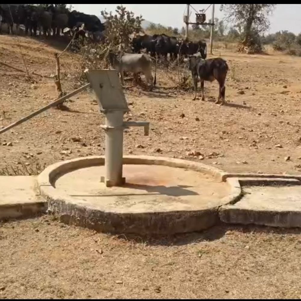 उमरिया में PHE ने बनाया पेयजल कंट्रोल रूम:निगरानी अधिकारी के मोबाइल बंद; हैडपंप-नल जल योजना की व्यवस्था पर सवाल
