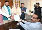 हरियाणा राज्यसभा चुनाव: बीजेपी के संजय भाटिया और कांग्रेस के कर्मवीर बौद्ध ने भरा नामांकन, तीसरे उम्मीदवार पर सस्पेंस