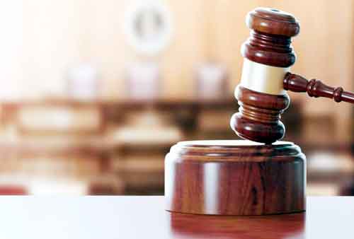 पति पर धोखाधड़ी, प्रताड़ना और घर से निकालने का आरोप