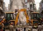MCD Uttam Nagar: तरुण हत्याकांड के बाद उत्तम नगर में चला बुलडोजर, MCD ने कई अवैध भोजनालयों को किया सील