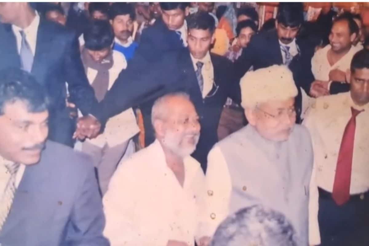 भोलाजी की चाय दुकान पर राजनीतिक चौपाल लगाते थे नीतीश कुमार! सीएम बनने के बाद भी पहुंचे, जुड़ी है कई यादें