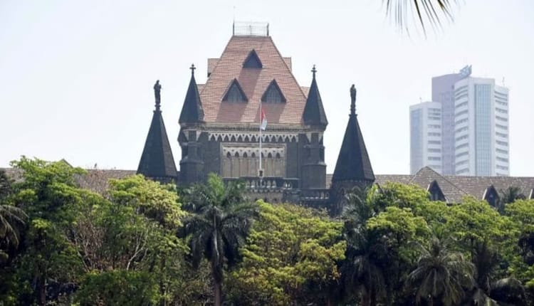 Bombay HighCourt: 'सिर्फ व्हाट्सएप चैट के आधार पर नहीं खत्म हो सकता रिश्ता', पति-पत्नी विवाद पर बोला हाईकोर्ट