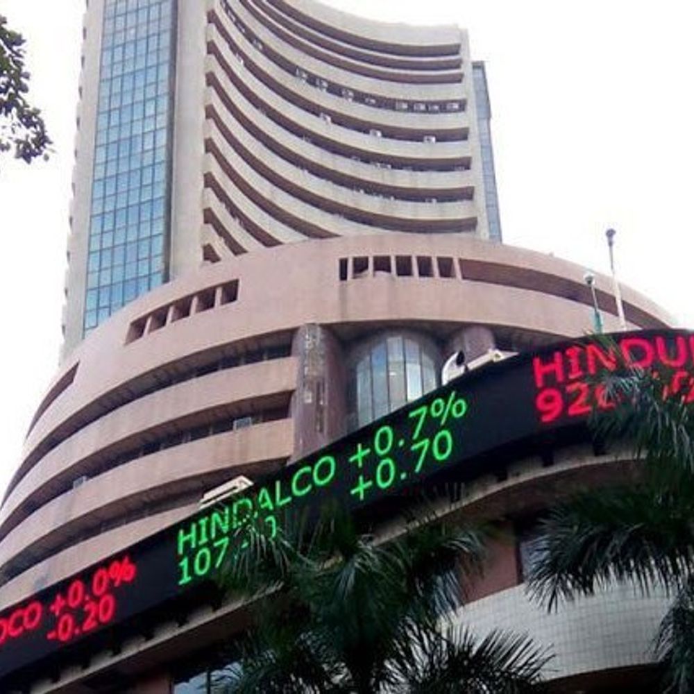 शेयर बाजार में आज फ्लैट कारोबार:सेंसेक्स 74,500 और निफ्टी 23,100 पर हैं, एनर्जी और बैंकिंग शेयर्स में बढ़त