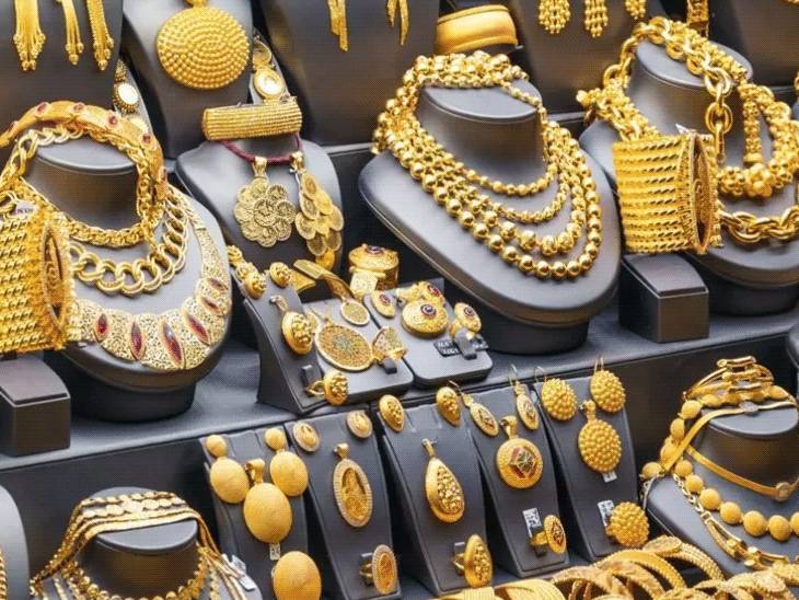 सोना आज ₹6149 सस्ता, ₹1.61 लाख पर आया:34 दिन में 14 हजार गिरा, चांदी एक दिन में 23 हजार रुपए सस्ती हुई