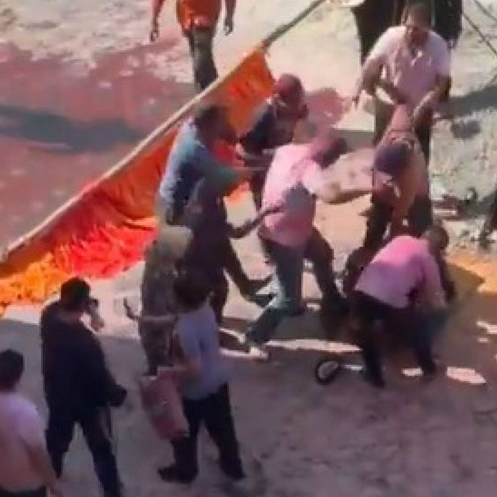 नोएडा की सोसाइटी में होली का हुड़दंग VIDEO:सिविटेक सोसाइटी और राधा स्काई में मारपीट, 10 लोगों किए गए गिरफ्तार