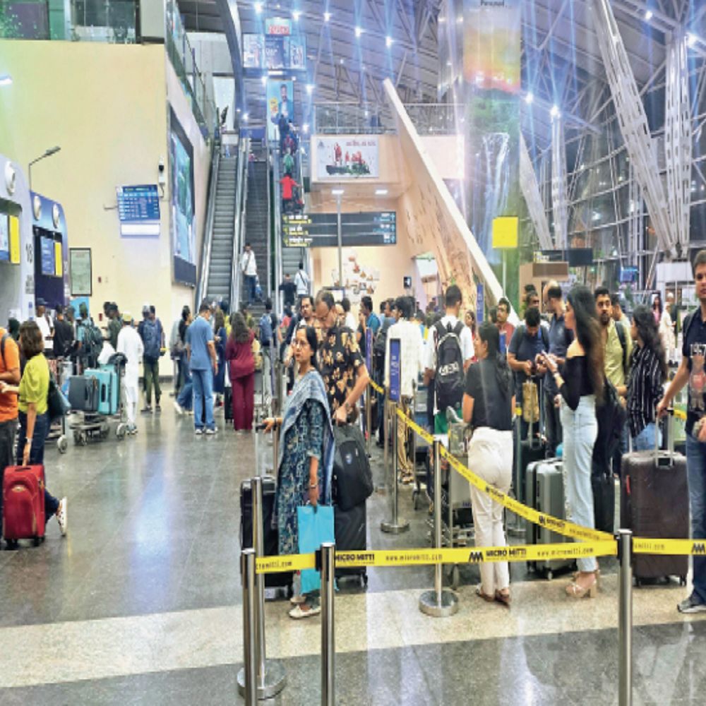 अमेरिका-ईरान युद्ध:दुबई से आना हुआ महंगा, मुंबई तक की फ्लाइट में किराया 1.21 लाख रुपए तक