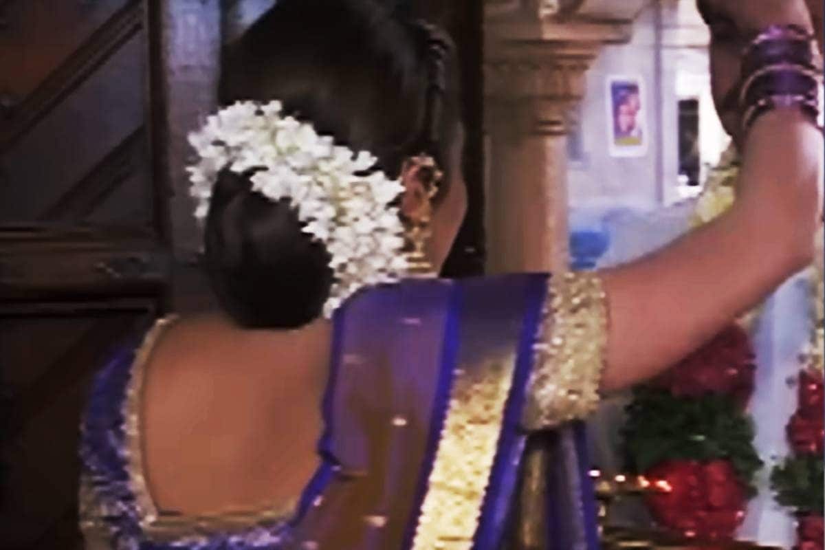 37 साल पुराना ब्लॉकबस्टर गाना, लता मंगेशकर ने किया अमर, परमसुंदरी ने दिवालिया हुए डायरेक्टर को बनाया था धन्नासेठ