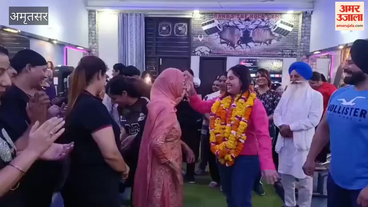 अमृतसर की छात्रा निमरत संधू को 10वीं में 500 में से 499 अंक मिले