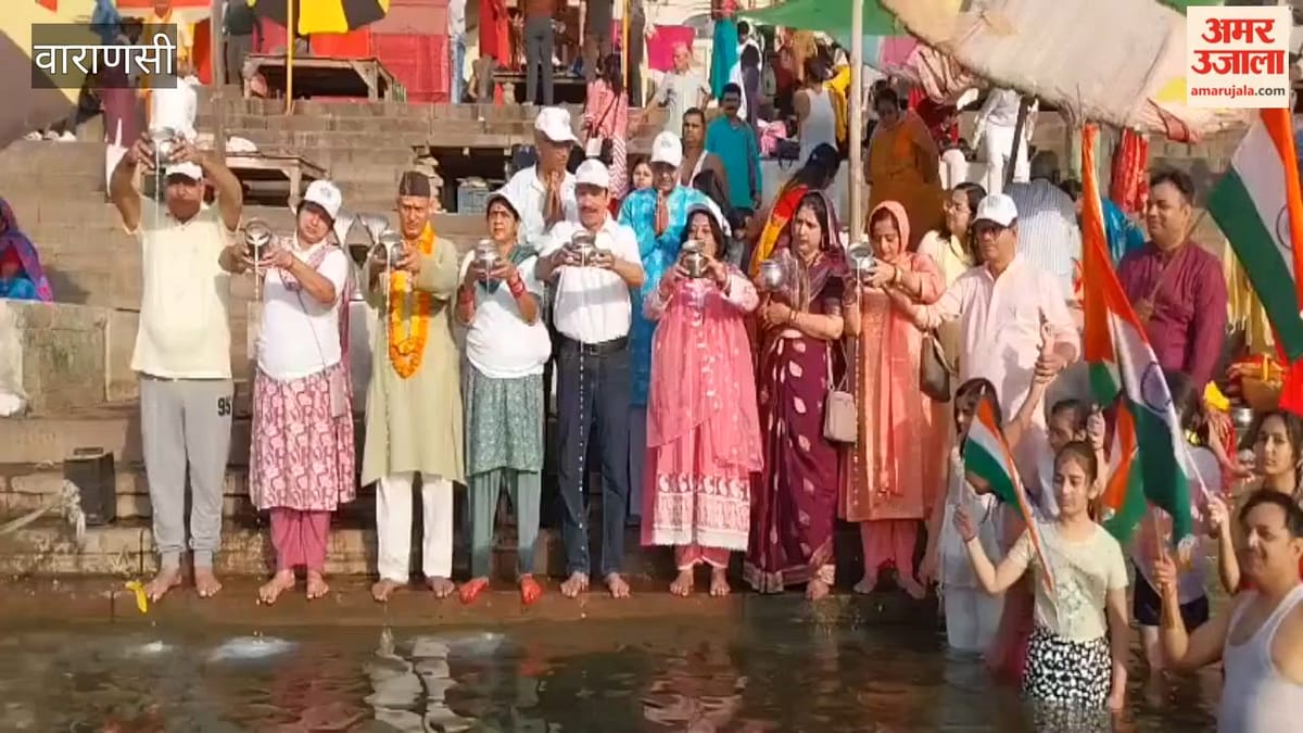 गंगा सप्तमी पर नमामि गंगे ने किया दुग्धाभिषेक, उतारी आरती; VIDEO