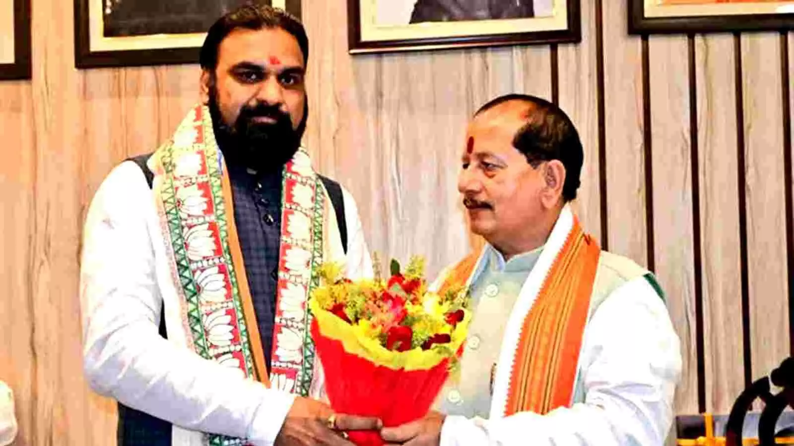 बिहार की राजनीति में बड़ा 'खेल'-सम्राट चौधरी ने पलटा विजय सिन्हा का फैसला, 224 राजस्व कर्मियों का निलंबन रद्द