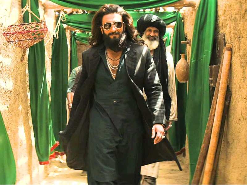 28 दिनों में ‘धुरंधर 2’ ने लगाई नए रिकॉर्ड्स की लाइन! 3000 करोड़ कमाकर बनी बॉलीवुड की सबसे अमीर फिल्म, दर्ज की ऐतिहासिक जीत