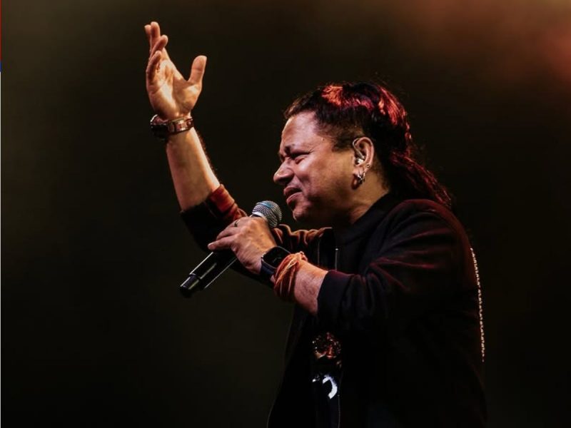 '2 लाइन गा दीजिए' सुनते ही भड़क उठे कैलाश खेर, बोले- 'सचिन को बोलिए छक्का लगाए...', वीडियो वायरल