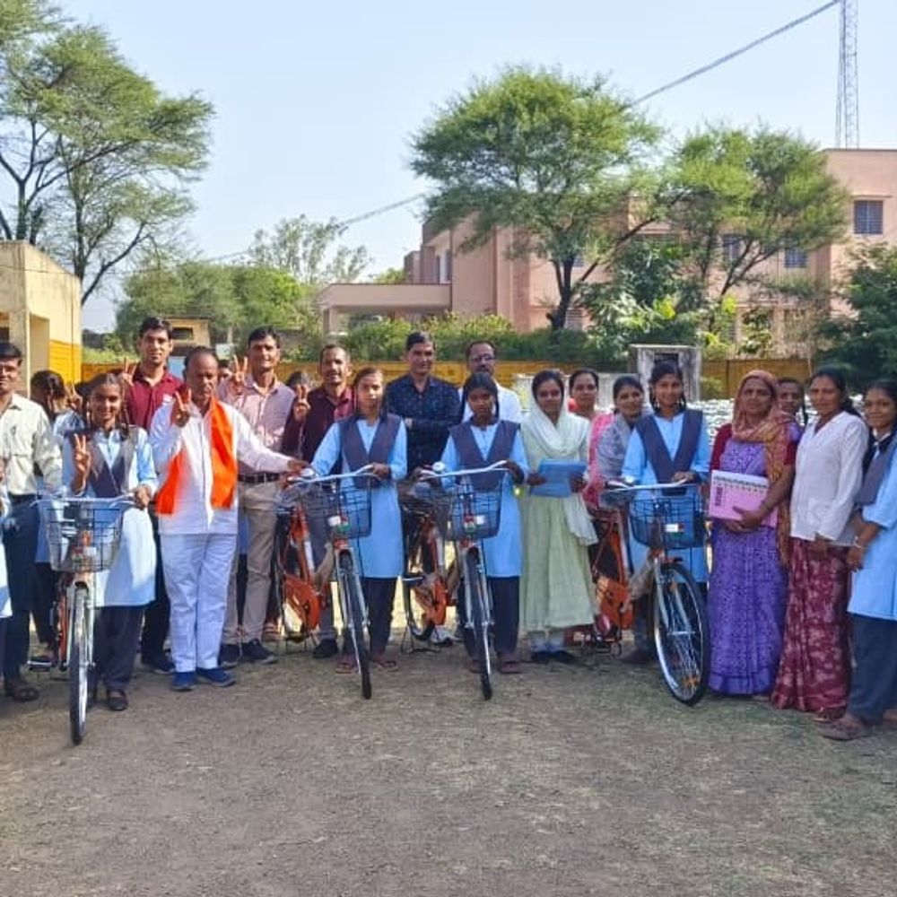 अरनोद में निशुल्क साइकिल वितरण कार्यक्रम शुरू:राजकीय स्कूल अरनोद से अलग-अलग स्कूलों के लिए 608 साइकिलें दी गई