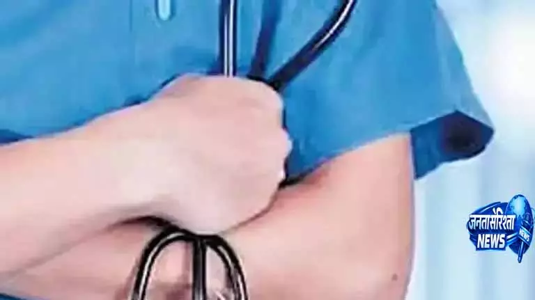 Telangana: हेल्थ कमिश्नर ने ज़िले की हेल्थकेयर सुविधाओं में कमियों को बताया