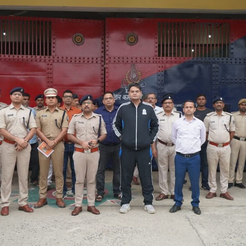 CCTV कैमरों की निगरानी मजबूत करें-DM:अररिया में SP ने जेल का किया निरीक्षण, बोले-सुरक्षा कर्मी अलर्ट रहें