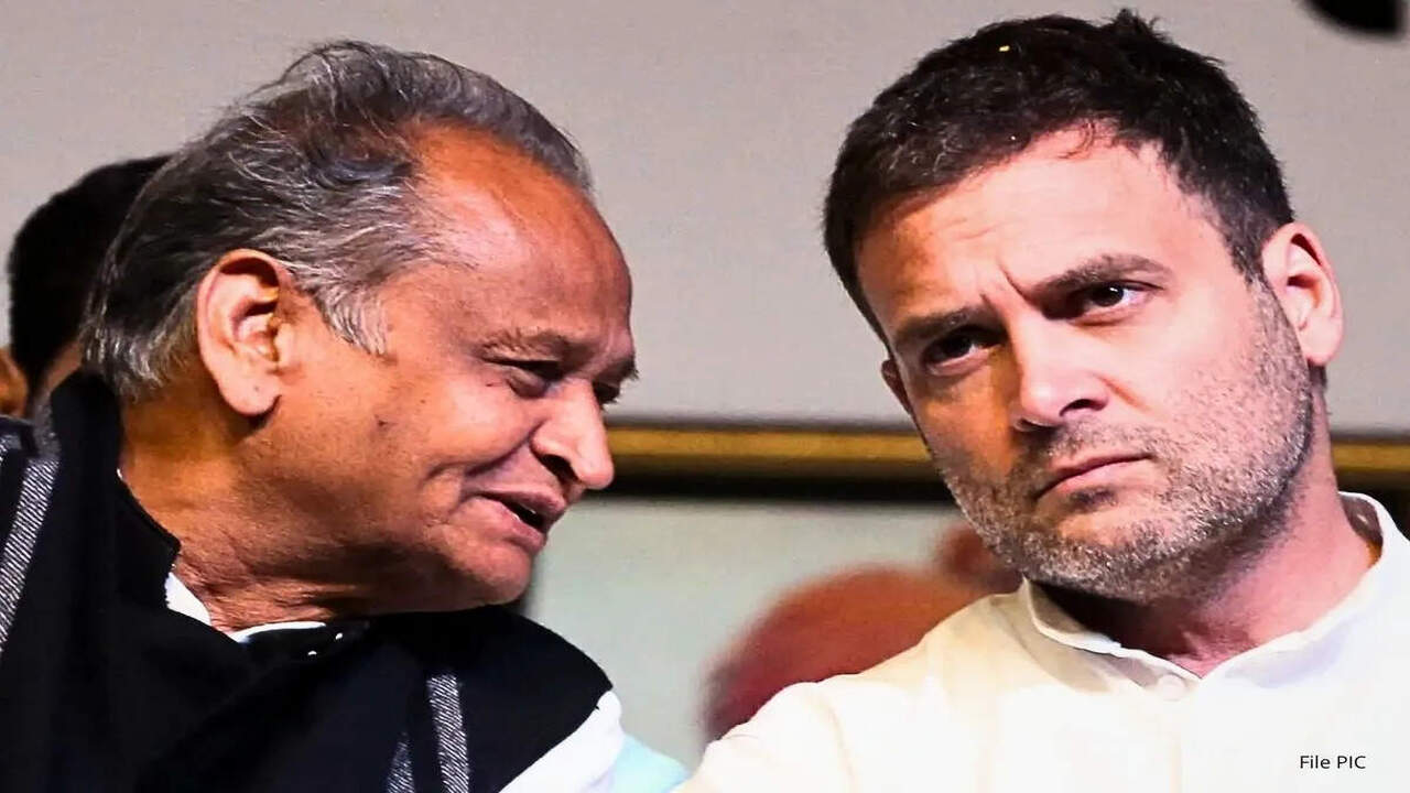 राहुल गांधी की नागरिकता विवाद पर CBI जांच आदेश को लेकर सियासत तेज, अशोक गहलोत ने फैसले को बताया ‘आश्चर्यजनक’
