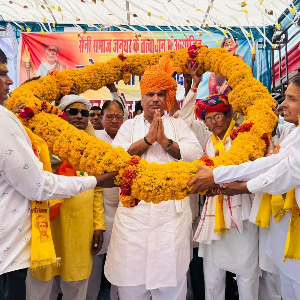 गृह राज्य मंत्री बेढ़म जनूथर में शोभायात्रा में शामिल:महात्मा फुले जयंती पर प्रतिभाओं को किया सम्मानित, सशक्त समाज पर दिया जोर