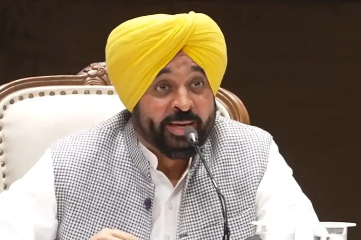 ‘लोकतंत्र को डर और दबाव से कुचला नहीं..,’ मंत्री अरोड़ा के ठिकानों पर ED रेड के बाद CM Bhagwant Mann मुखर; केन्द्र पर लगाए आरोप