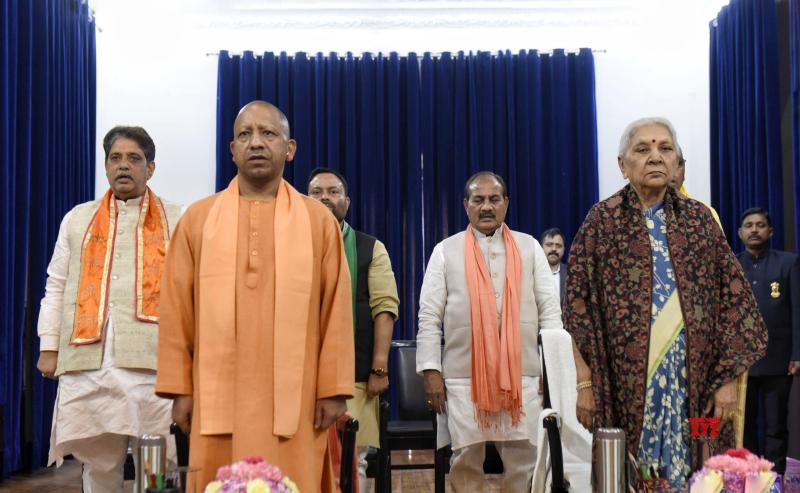 जनभवन में आदर्श माध्यमिक विद्यालय के नए भवन का भव्य उद्घाटन
