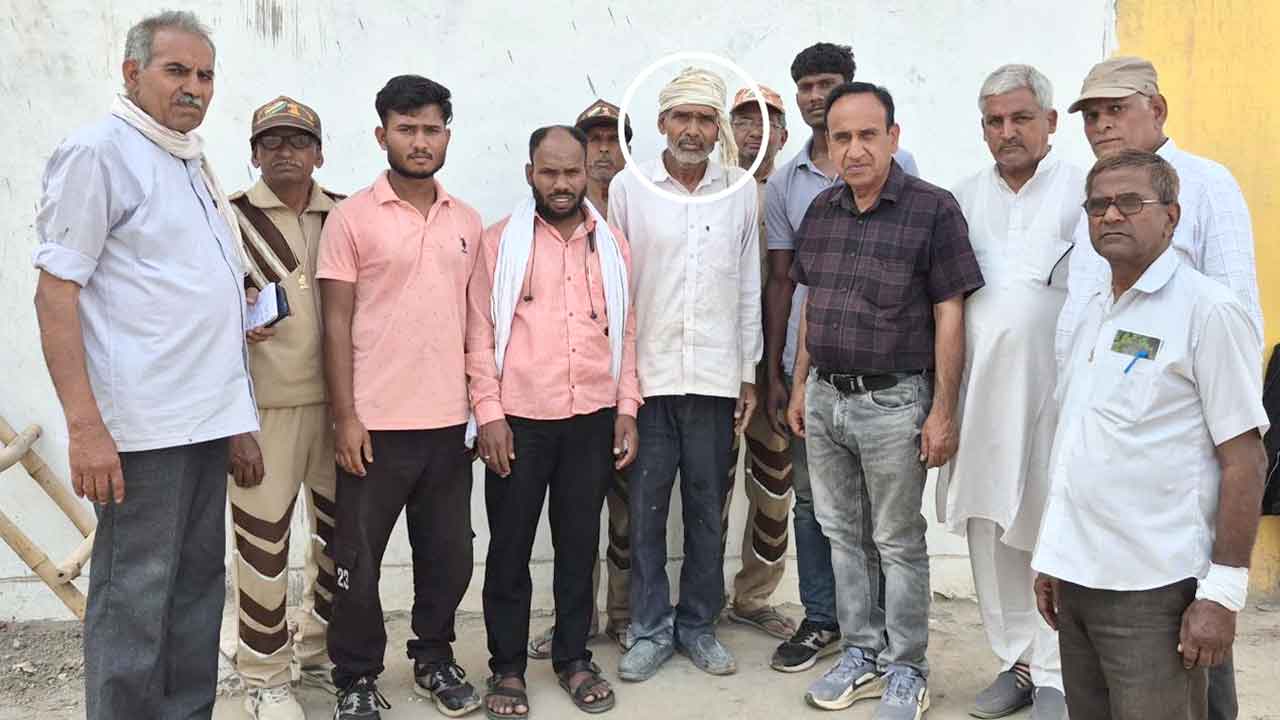 Welfare Work: एक महीने से महाराष्ट्र से लापता बुजुर्ग को सेवादारों ने परिवार से मिलवाया