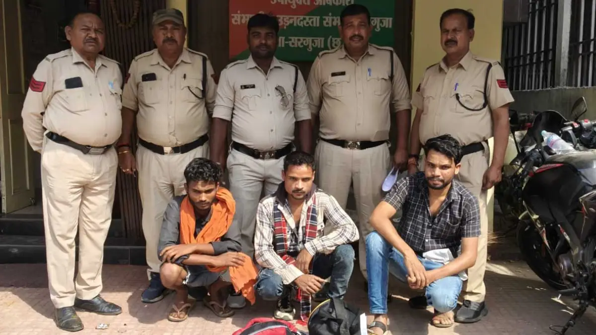 आबकारी उड़नदस्ता की बड़ी कार्रवाई : नशीले कैप्सूल और इंजेक्शन बरामद, तीन आरोपी गिरफ्तार