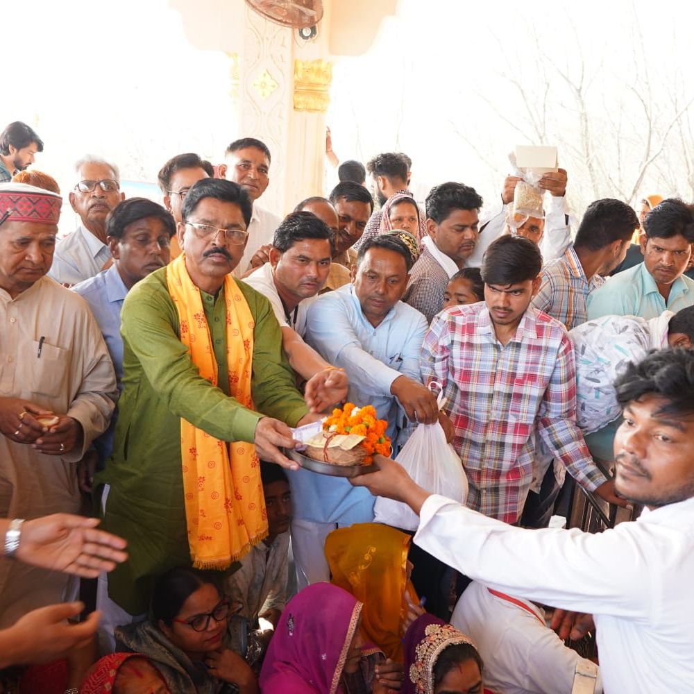 महिलाओं ने गीत गाकर गणेश जी को मनाया