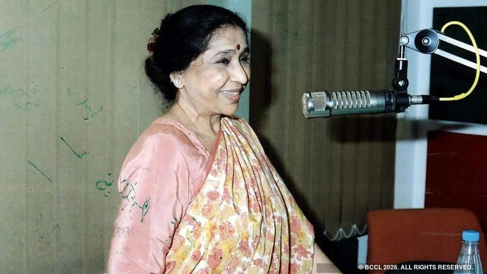 'गलती से घर में लड़की पैदा हो गई', आशा भोसले से बोलती थी मां, पड़ोसी कहते थे 'बुद्धू' और 'पहलवान'