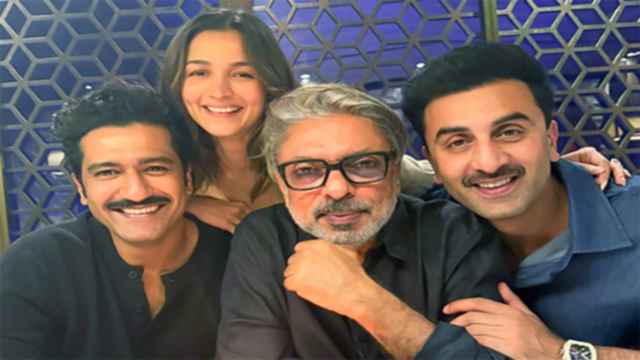 अगले साल रिलीज होगी 'लव एंड वॉर', भंसाली की प्रेम कहानी में दिखेंगे रणबीर, आलिया और विक्की कौशल
