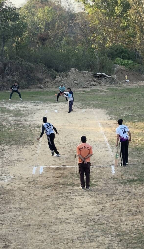 Bilaspur News: स्टीलर स्ट्राइकर, बल्ली, शिकारी, कोटधार इलेवन ने जीते मैच