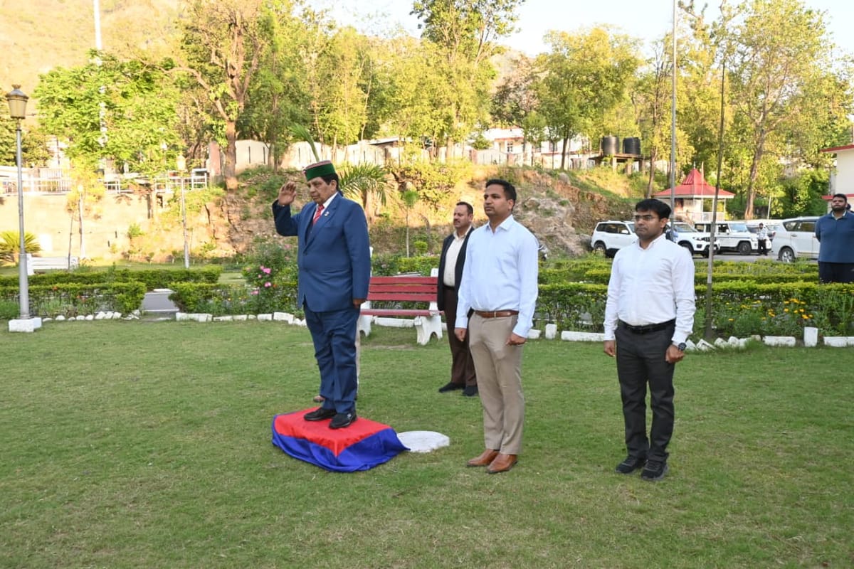Bilaspur News: हिमाचल दिवस समारोह के लिए बिलासपुर पहुंचे मंत्री धनीराम शांडिल