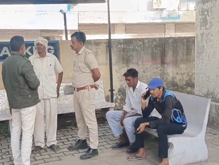 बांसवाड़ा में बीएपी नेता के भाई की पीट-पीटकर हत्या:रात 2 बजे ​झाड़ियों में मिले घायल; पुलिस बोली- प्रेम प्रसंग से जुड़ा मामला, जांच जारी