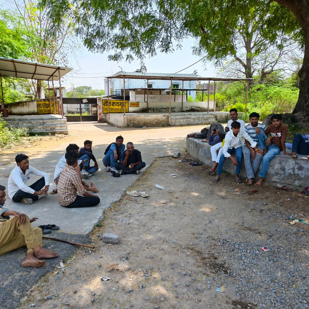 दतिया में सड़क हादसे में व्यक्ति की मौत:ग्वालियर-झांसी हाईवे पर बाइक सवार टक्कर मारकर फरार